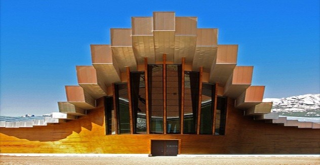 ysios_winery-a vineyard-in- laguardia-alava- spain-designed-by-santiago-calatrava